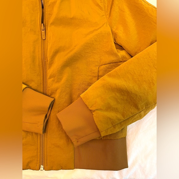 Lululemon Non-Stop Bomber Jacket -Size 6 - Picture 4 of 4